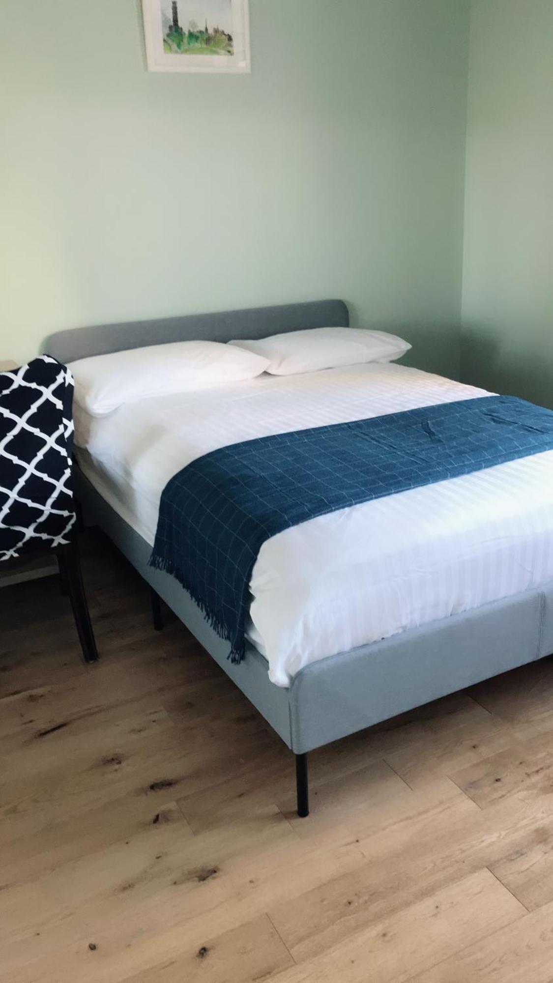 Centre Old Town 3 Bedrooms Apartment *