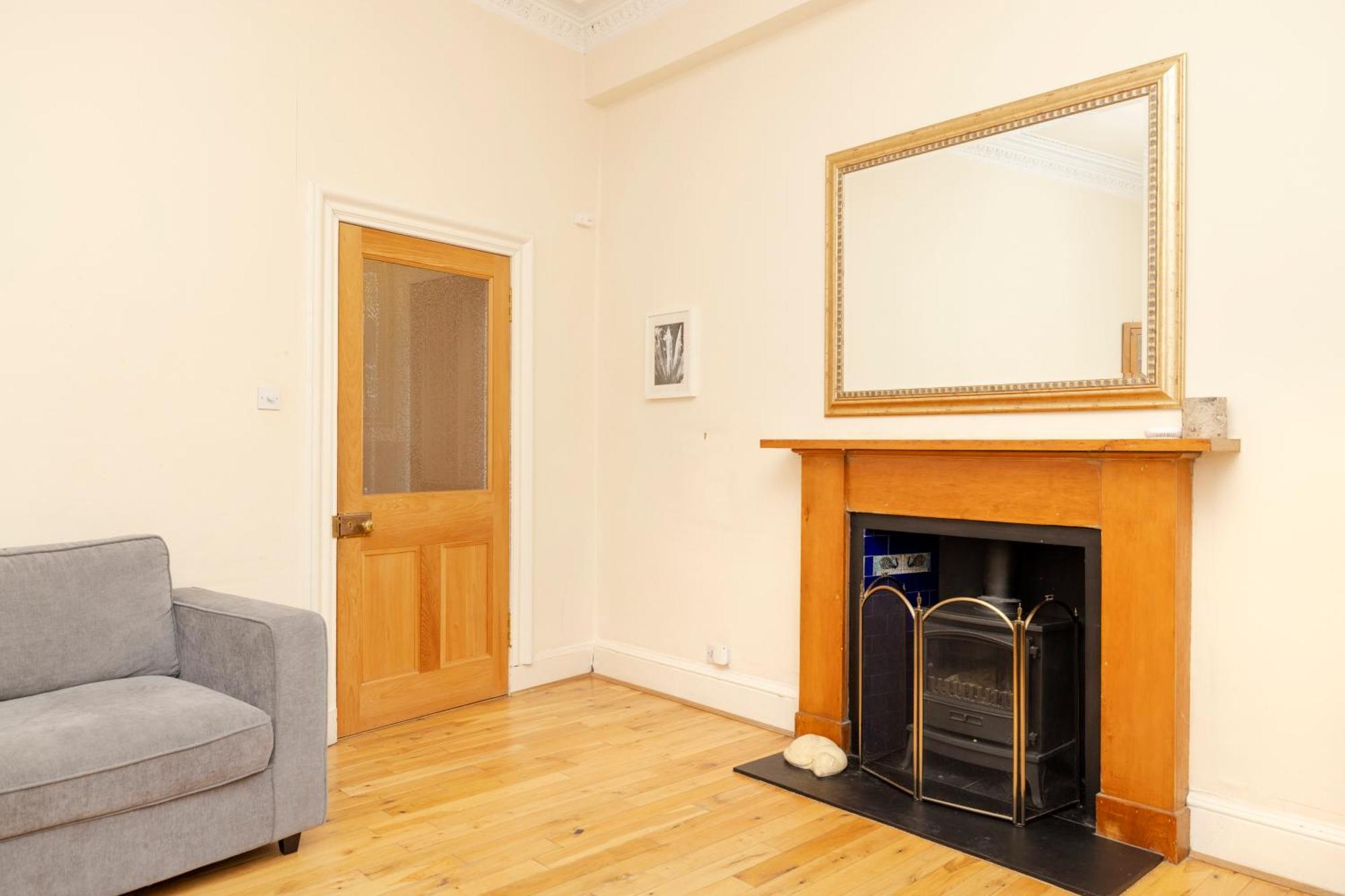 Joivy Charming Flat Near St Giles Edinburgh