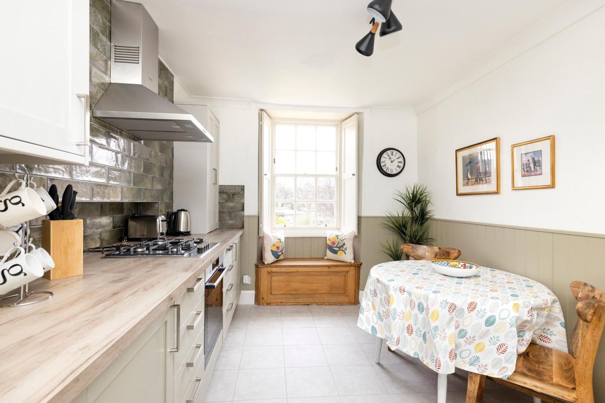 Apartment Joivy Beautiful Apartment, Private Garden, Calton Hill Edinburgh