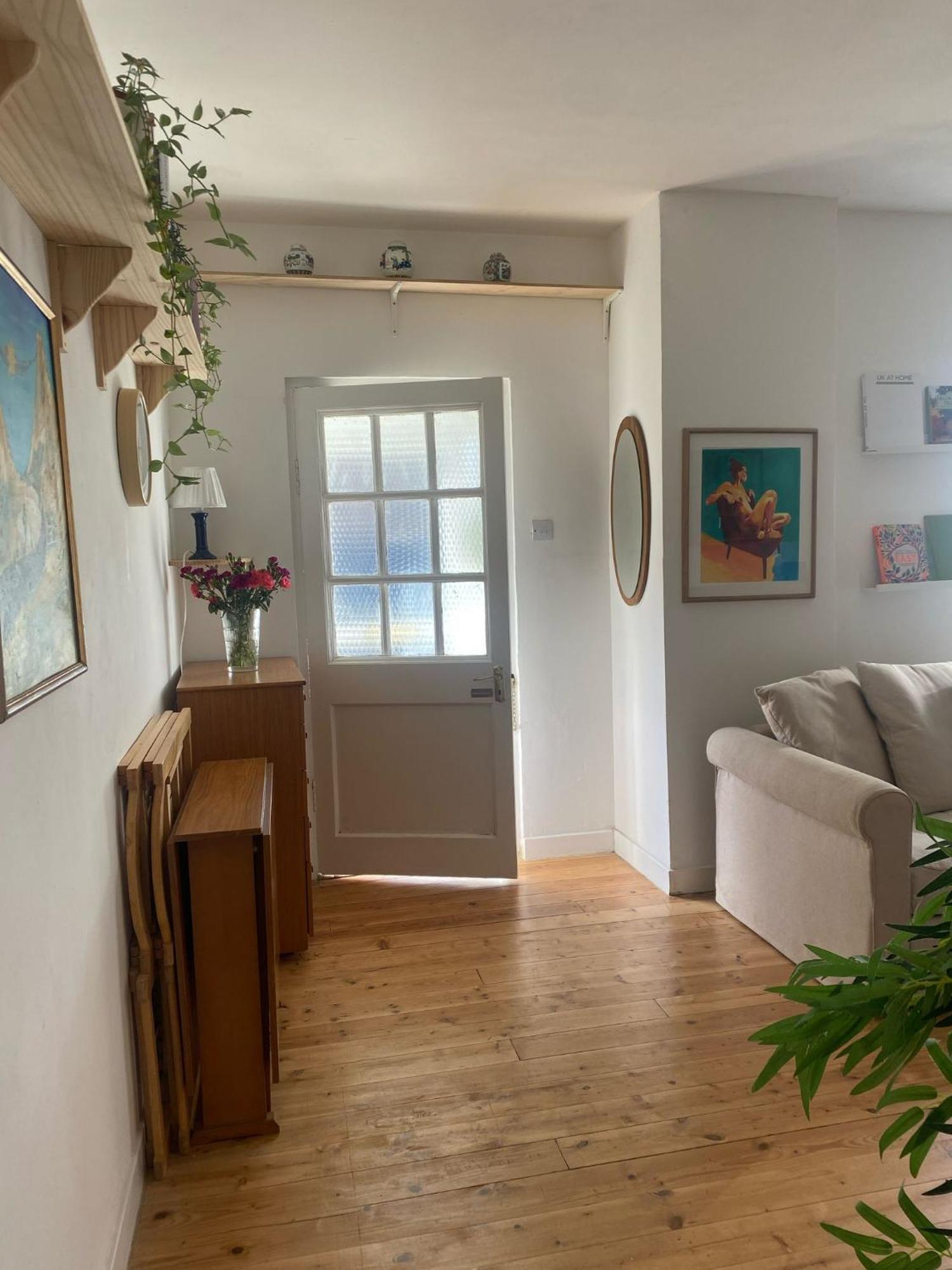 Apartment 2 Bed With Garden Near Centre & Beach, Free Parking