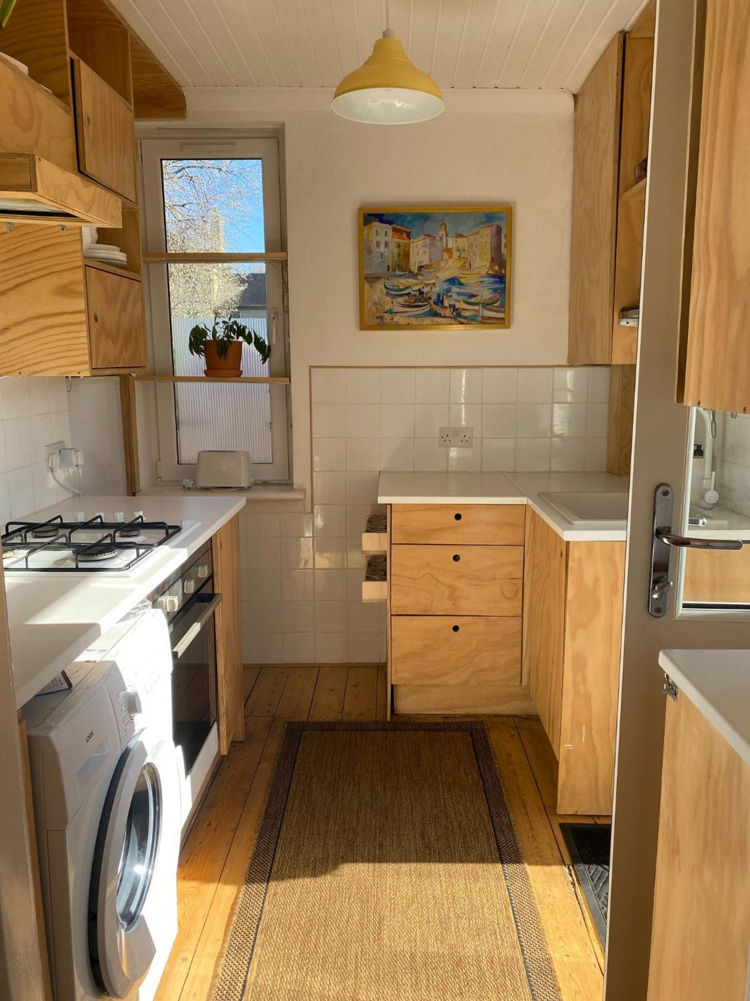 2 Bed With Garden Near Centre & Beach, Free Parking * Edinburgh