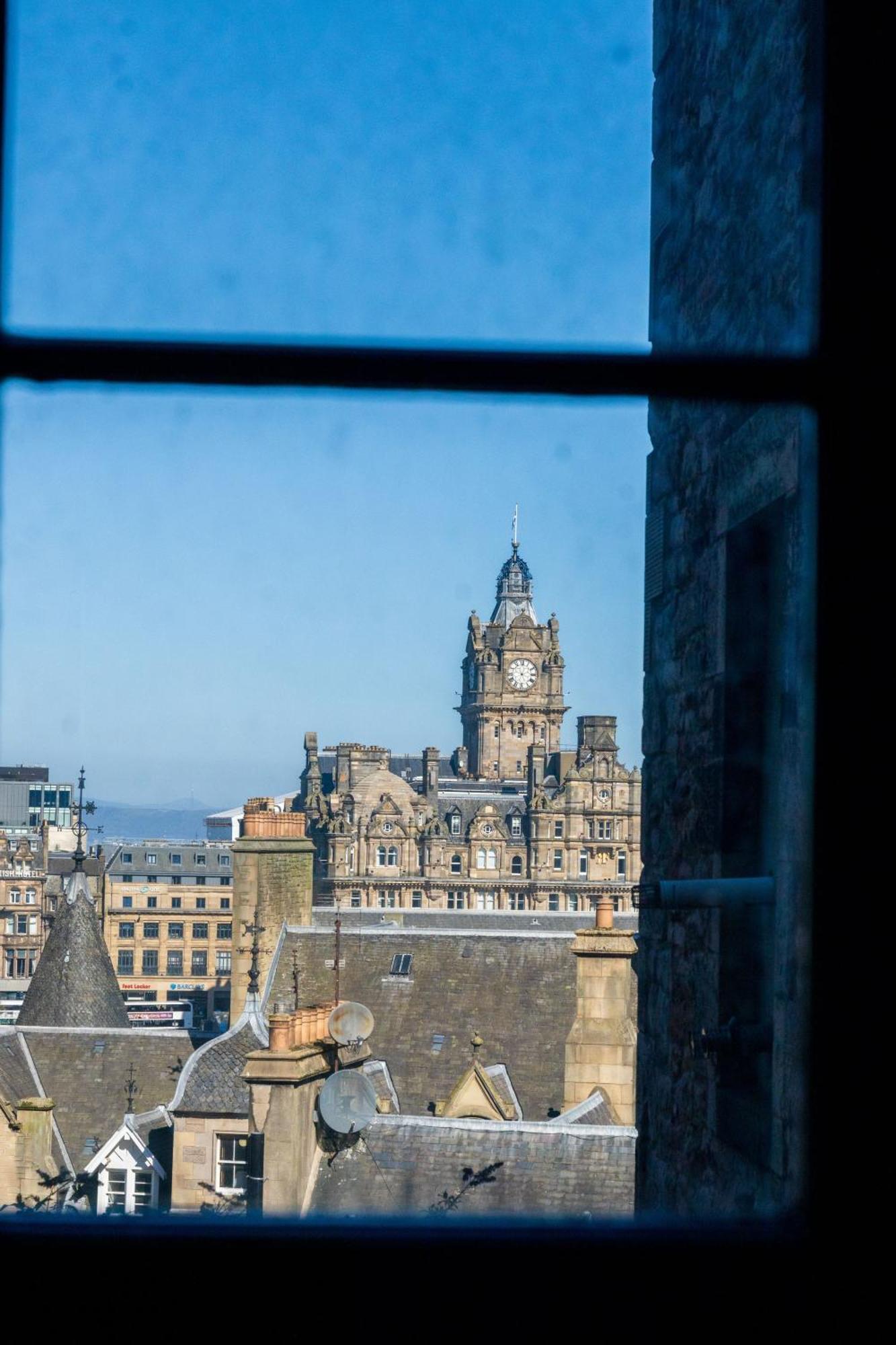 Tron Kirk Apartment EDI
