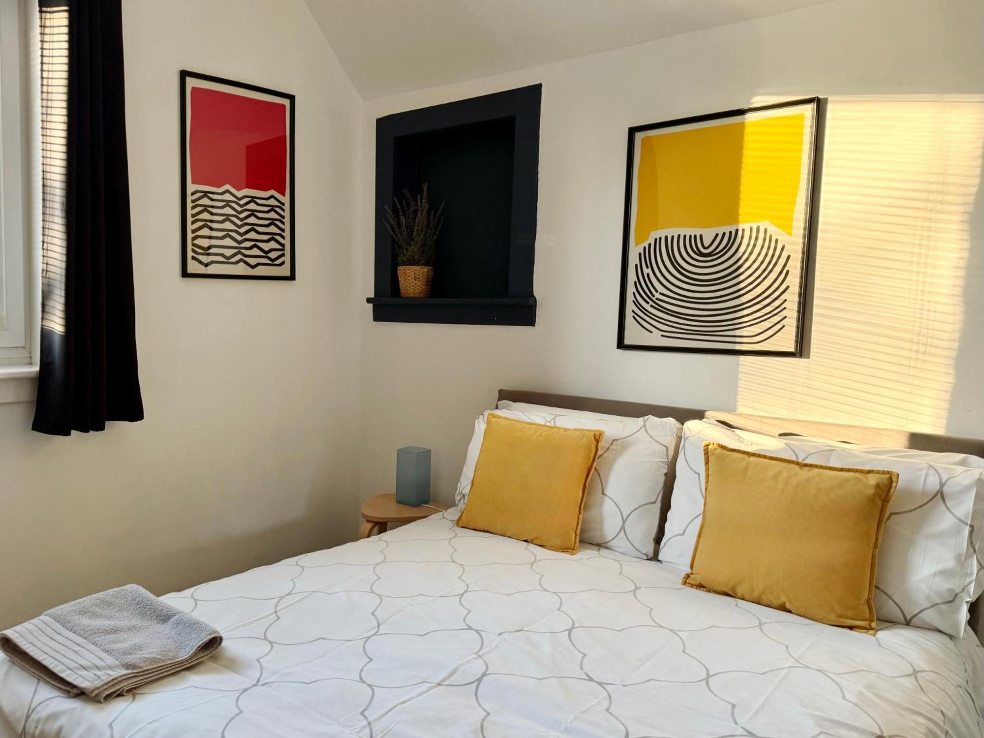 Roost Hill - Free Parking Zone Guest house