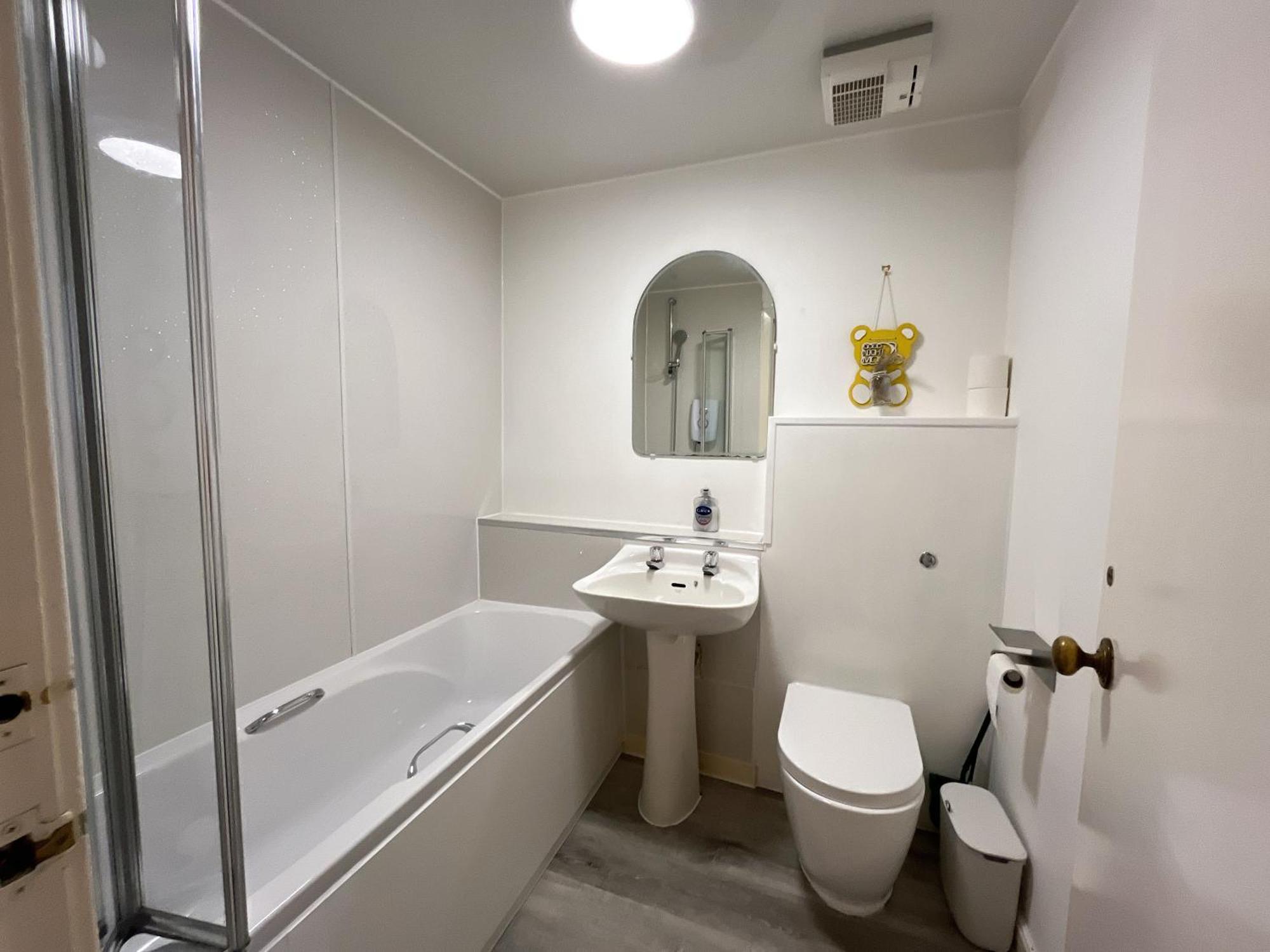 Nicolson Street Two Bedrooms *
