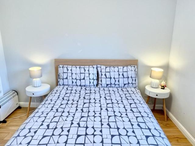 Double With Private Bathroom And Parking *