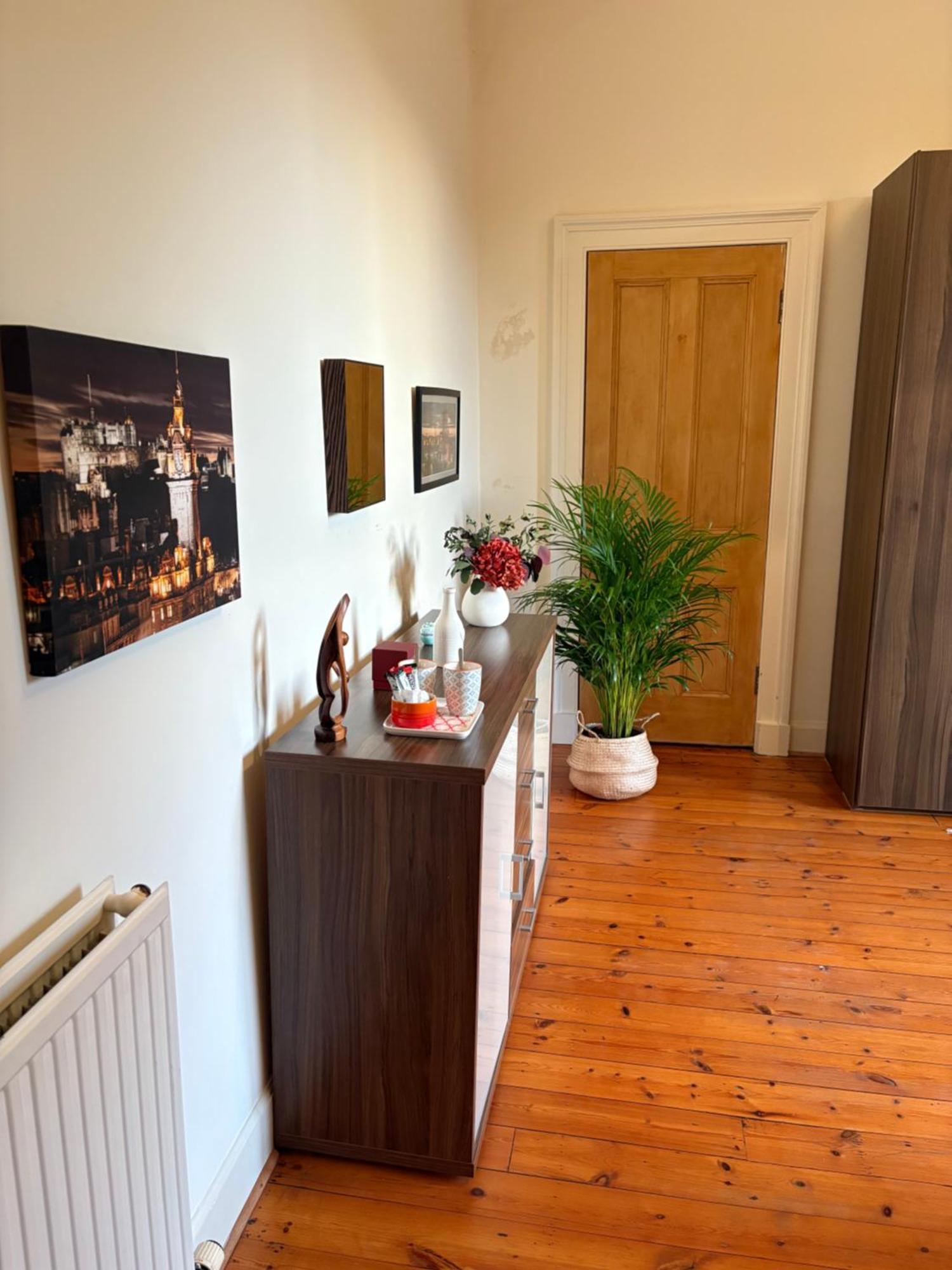 Homestay Quiet In Vibrant Bruntsfield With Private Parking Edinburgh