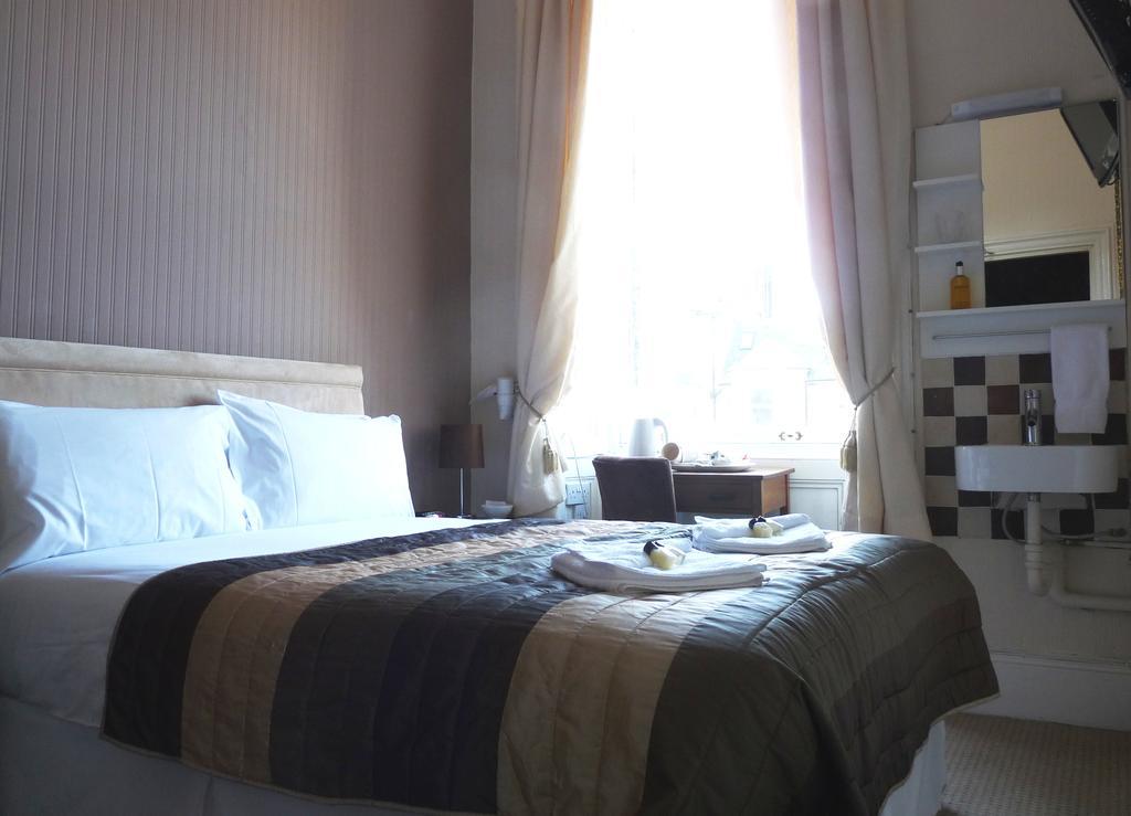 Alba Hills 3*