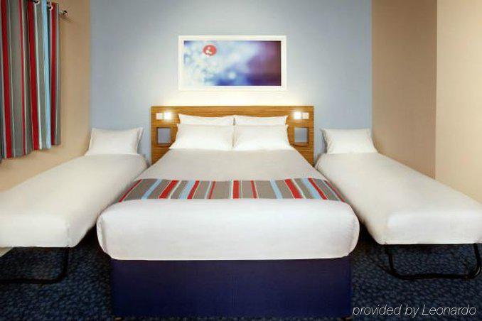 Travelodge Central Princes Street 3*