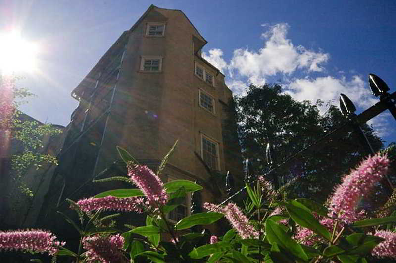 Castle Aparthotel EDI