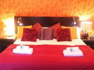 Victoria Park House Hostel *