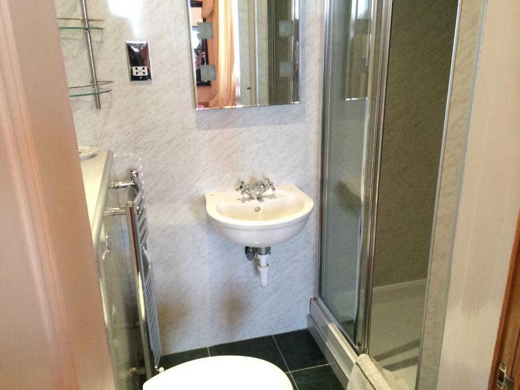 Bellevue Guest house 2*