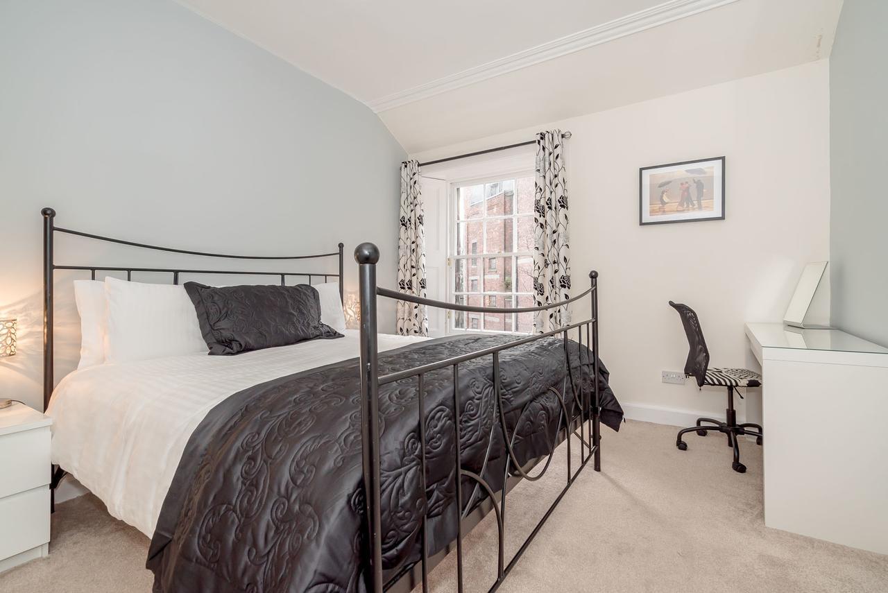 Castle Terrace Apartment *