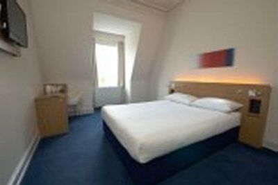 The Learmonth Hotel