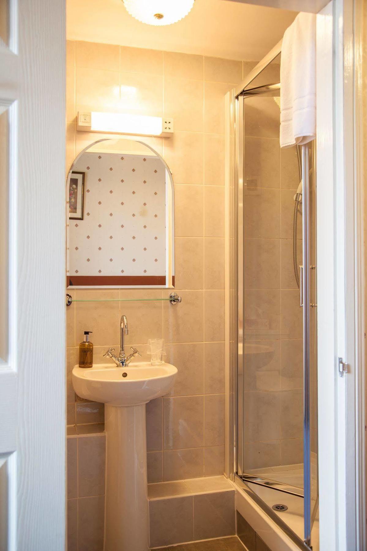 Alba Hills 3* Edinburgh
