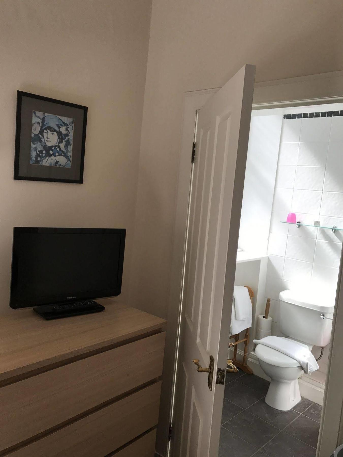 Canadale Bed & Breakfast 4*