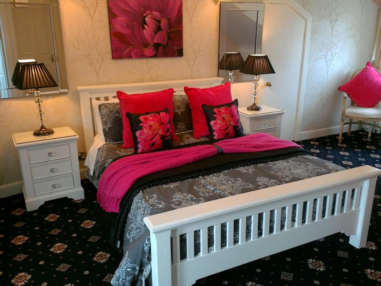 Aaran 4* Edinburgh