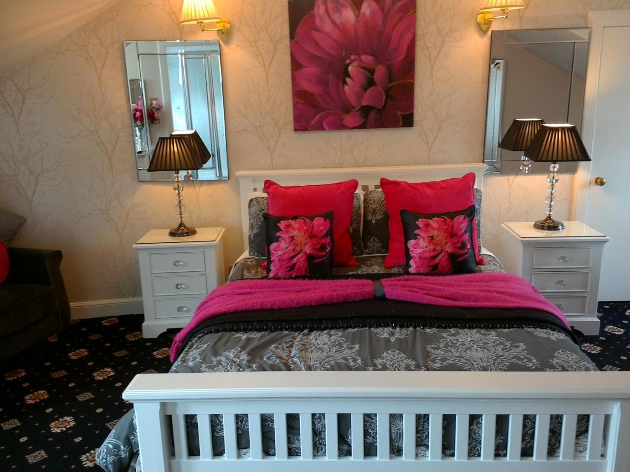 Aaran 4* Edinburgh