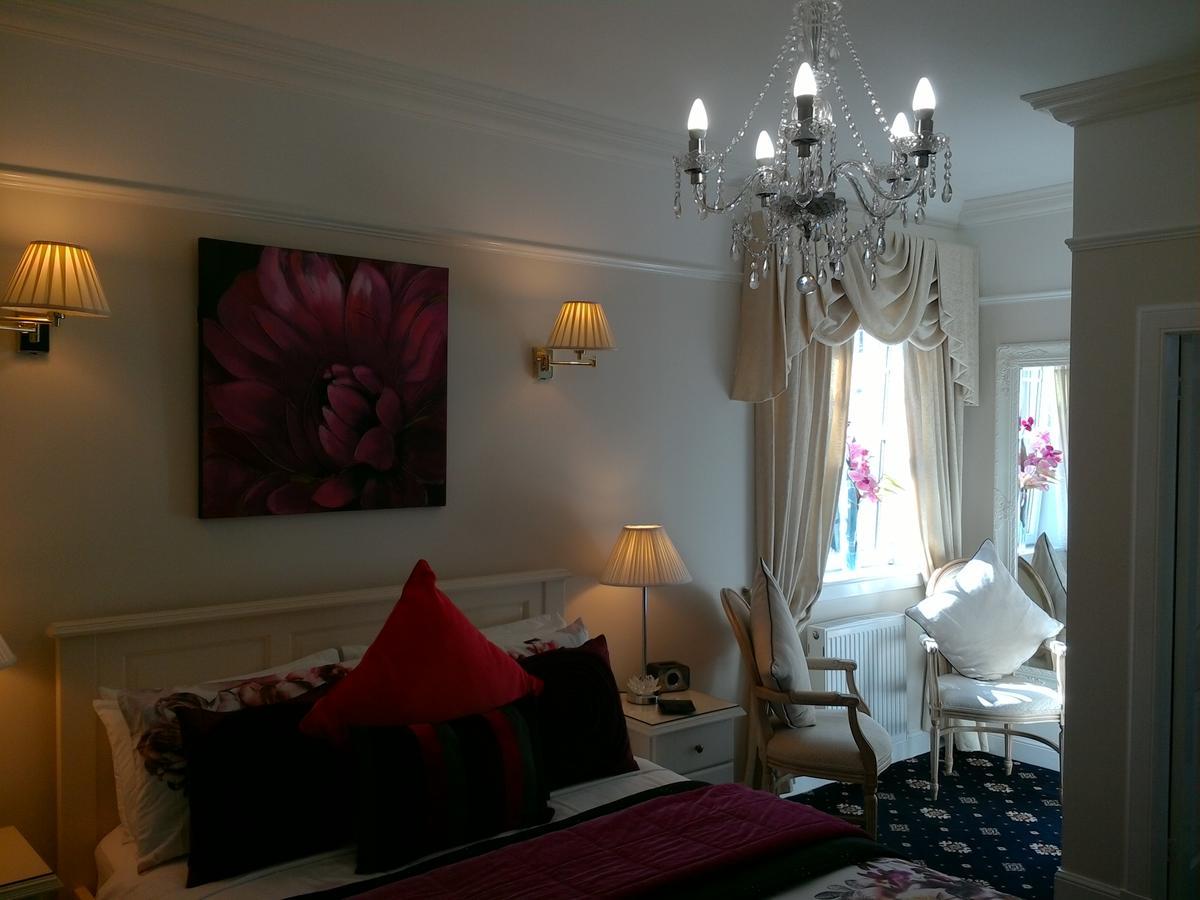 Aaran 4* Edinburgh