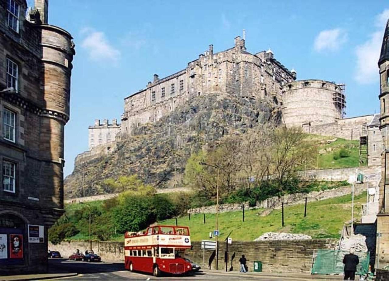Apartment Joivy Unique Old Town Under Castle EDI