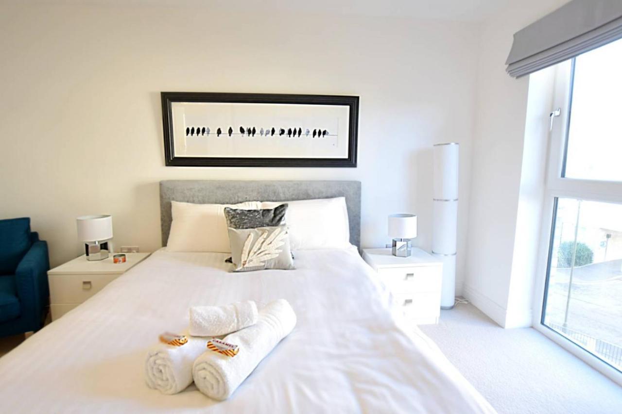 Altido Bright Centre 2bed, 2bath With Free Parking Apartment *