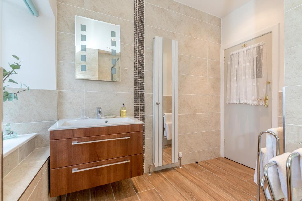 Ferienhaus Silver Lining - By The Sea Edinburgh