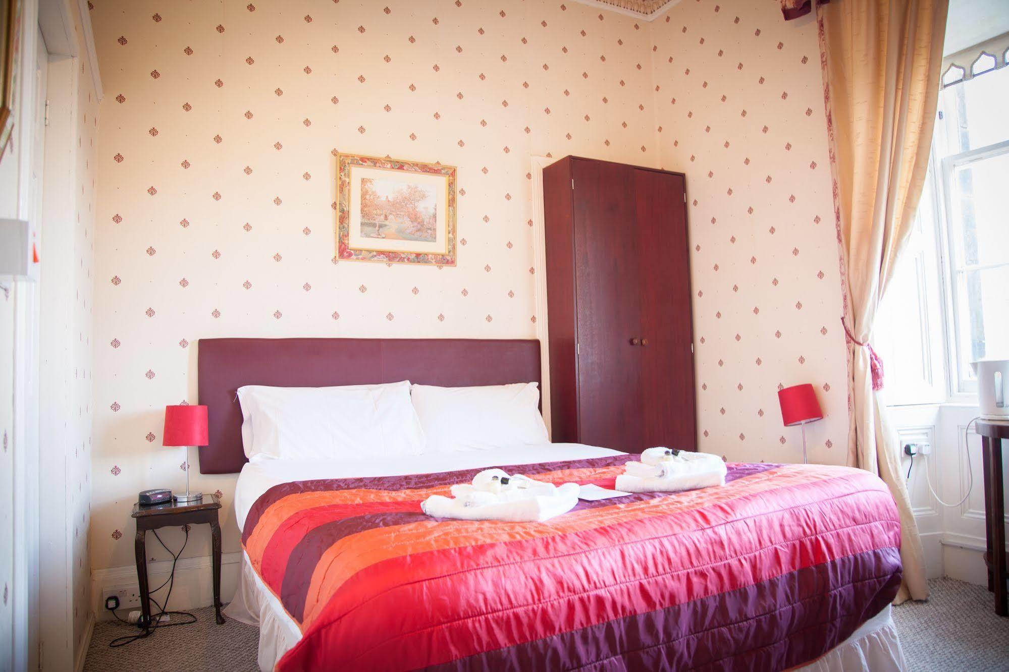Alba Hills 3*