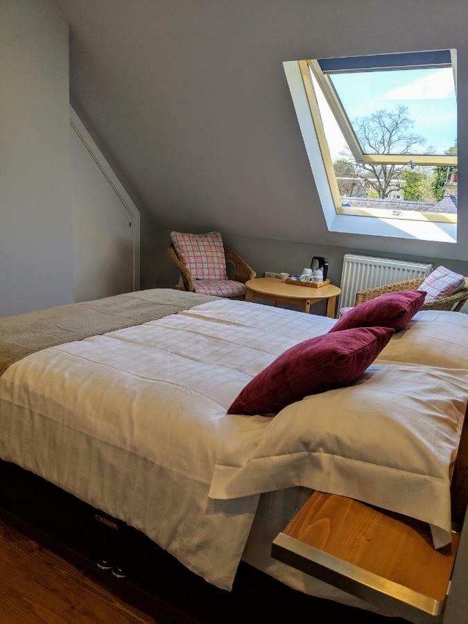 Falcon Crest 3* Edinburgh
