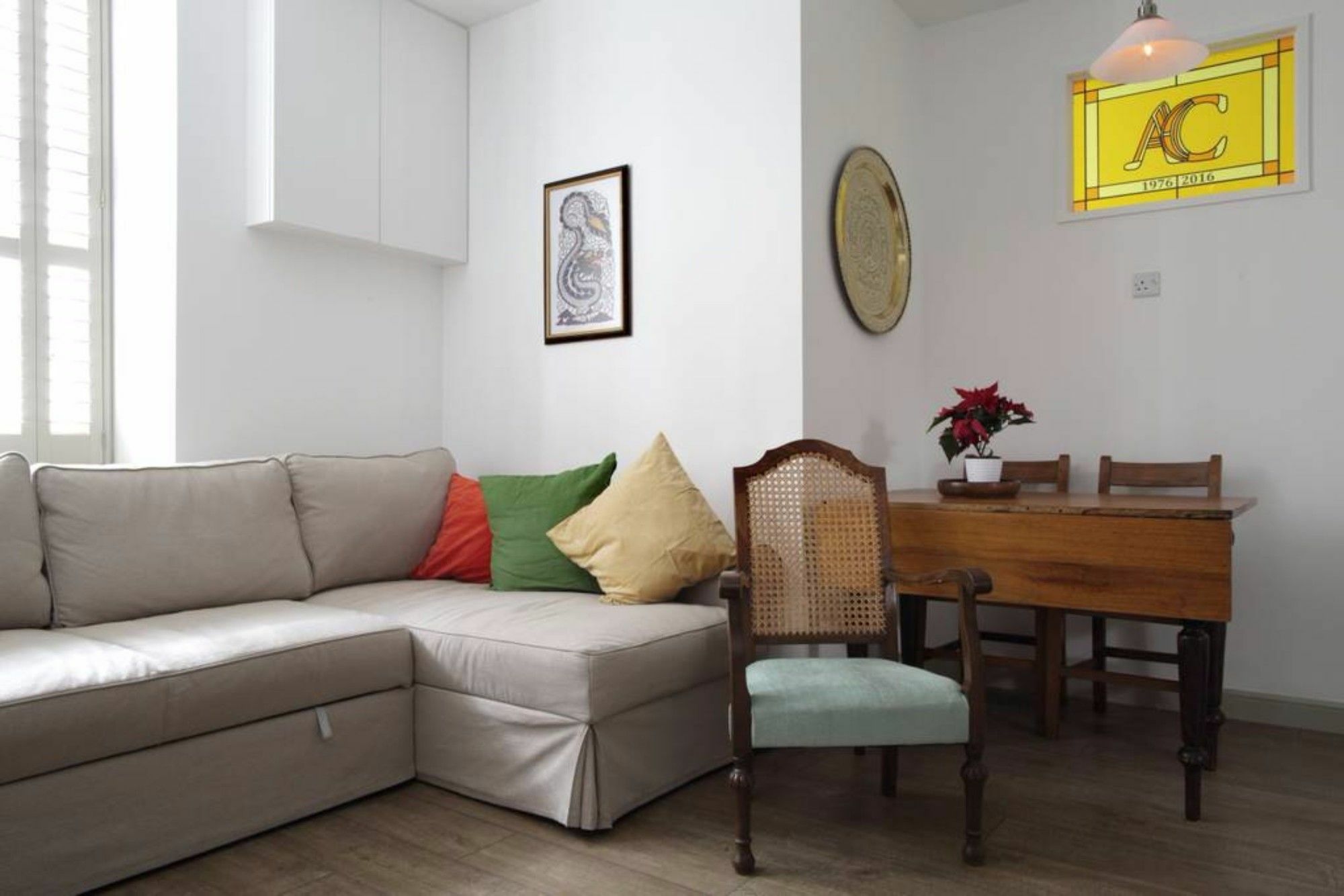 Quiet Ground Floor Mews Flat And Parking *