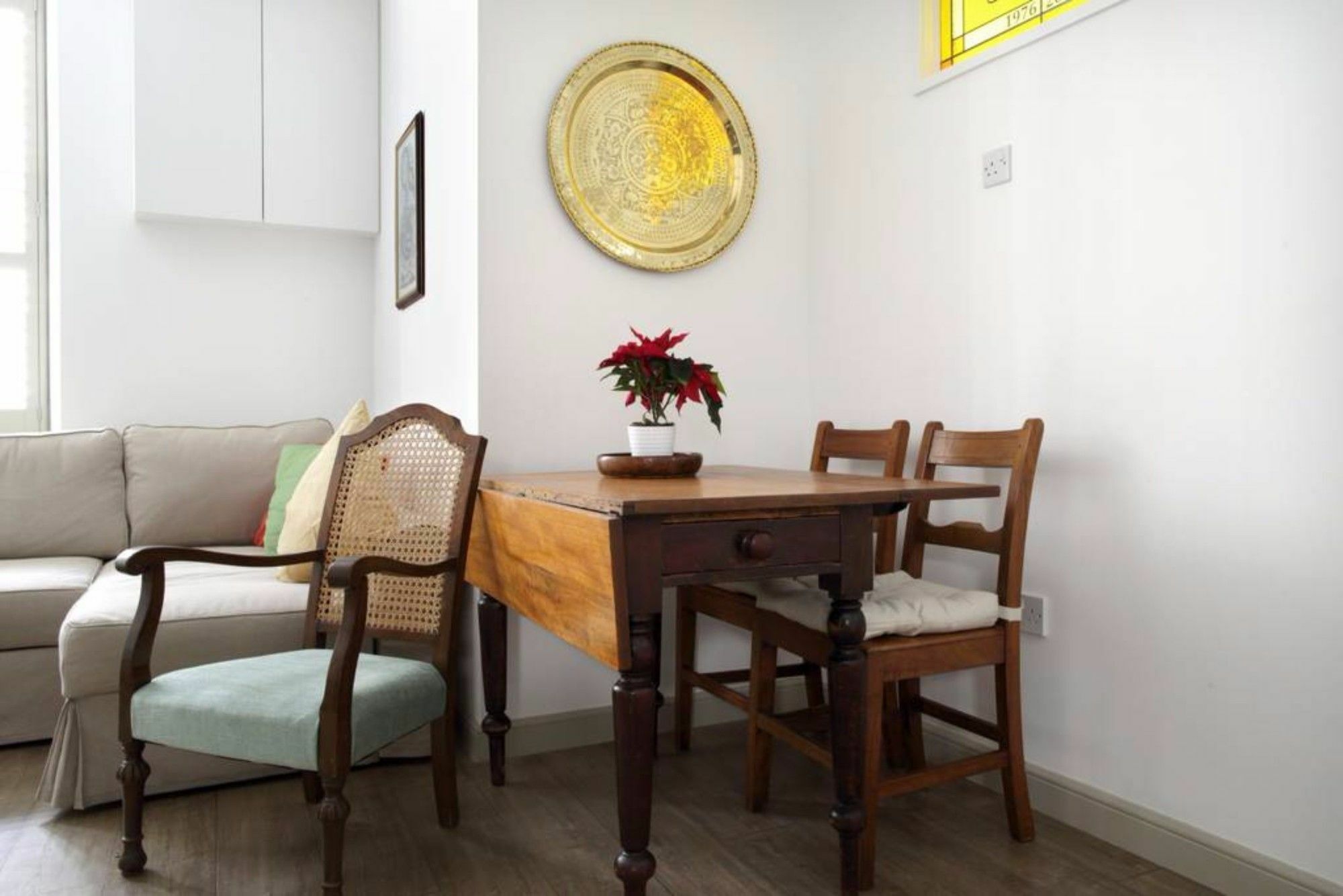Quiet Ground Floor Mews Flat And Parking *
