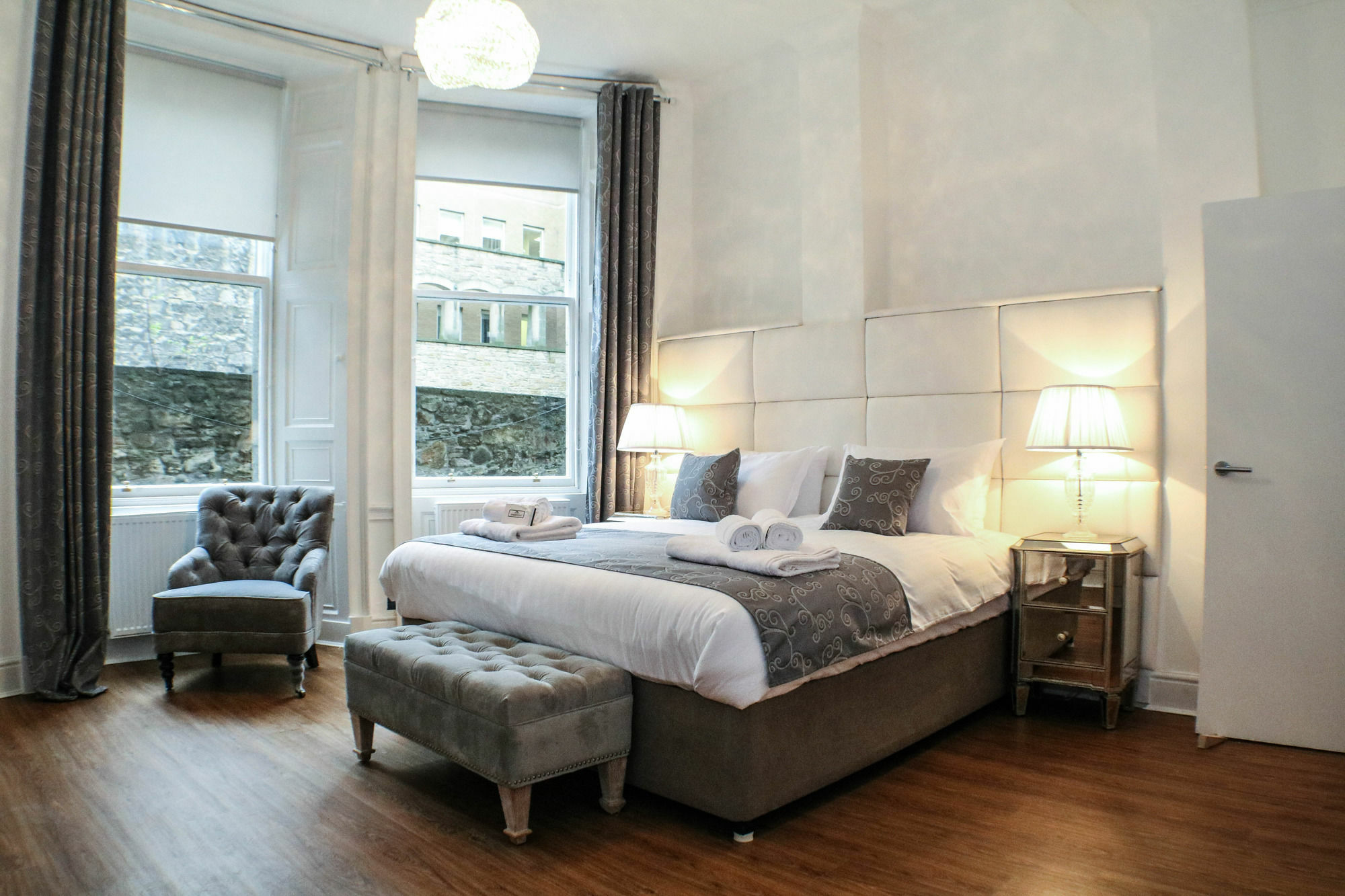 Castle Aparthotel 3*