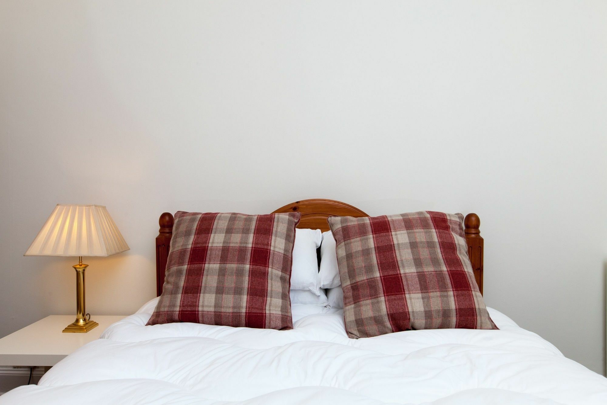 Apartment Spacious And Bright Polworth Flat