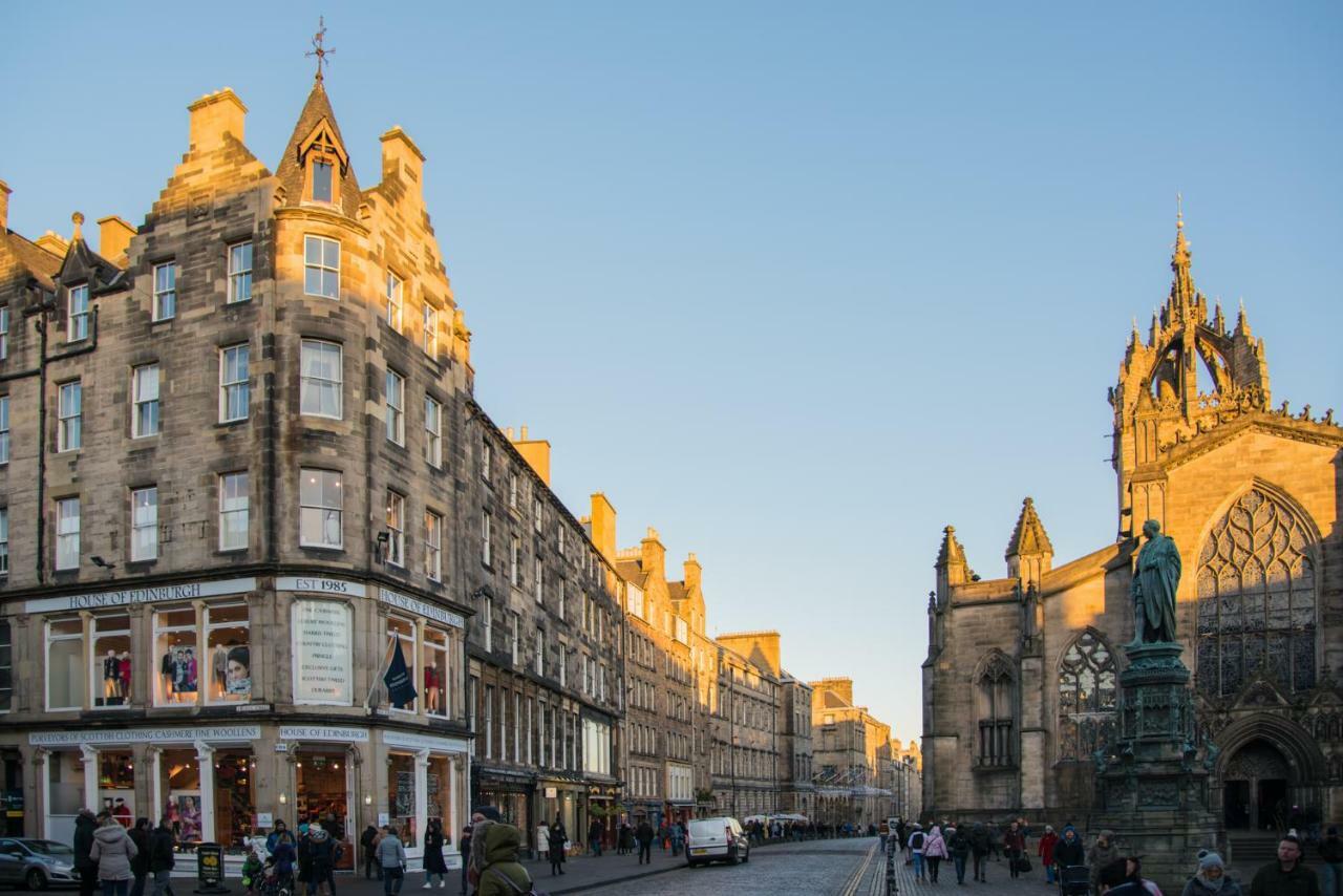Royal Mile St Giles St * EDI
