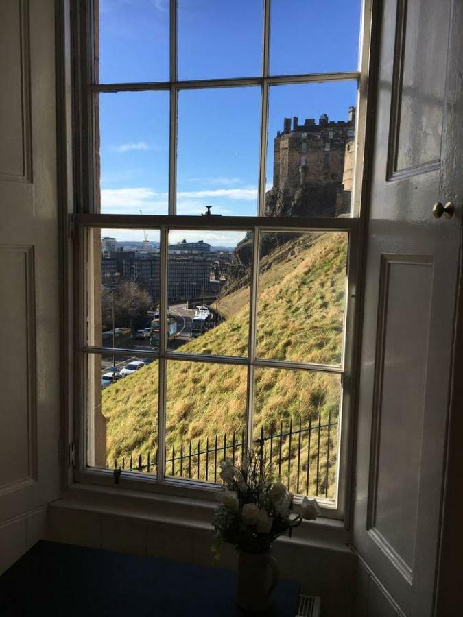 Castle Wynd - Historic Castle Views Central Apartment *