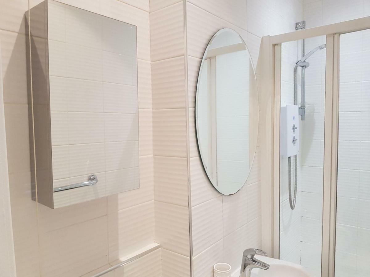 The Broughton - Modern 1 Bed Flat - Walking Distance From Centre