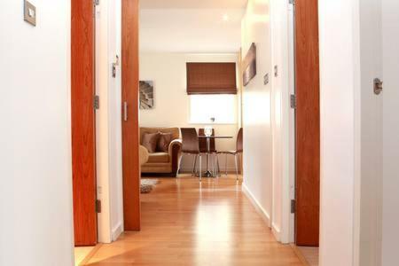 The Park - Holyrood Road With Free Parking Apartment EDI