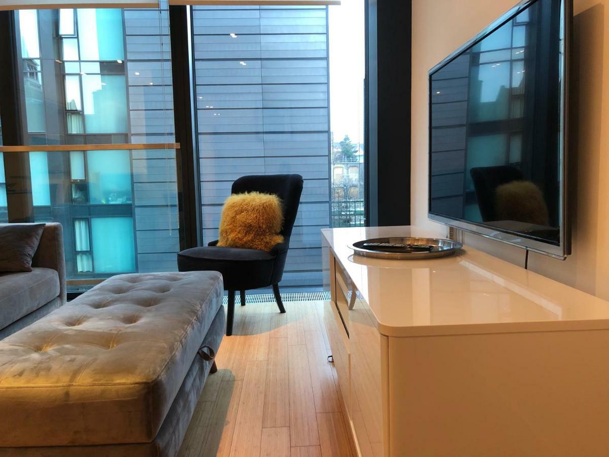2 Bed At Quartermile Apartment Edinburgh
