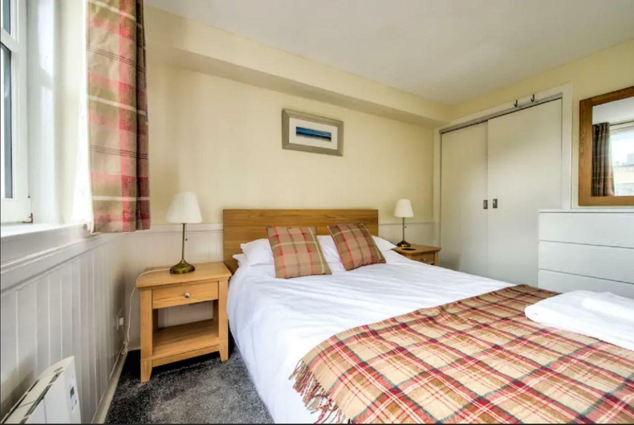 Charming 1 Bed With Castle View Apartment
