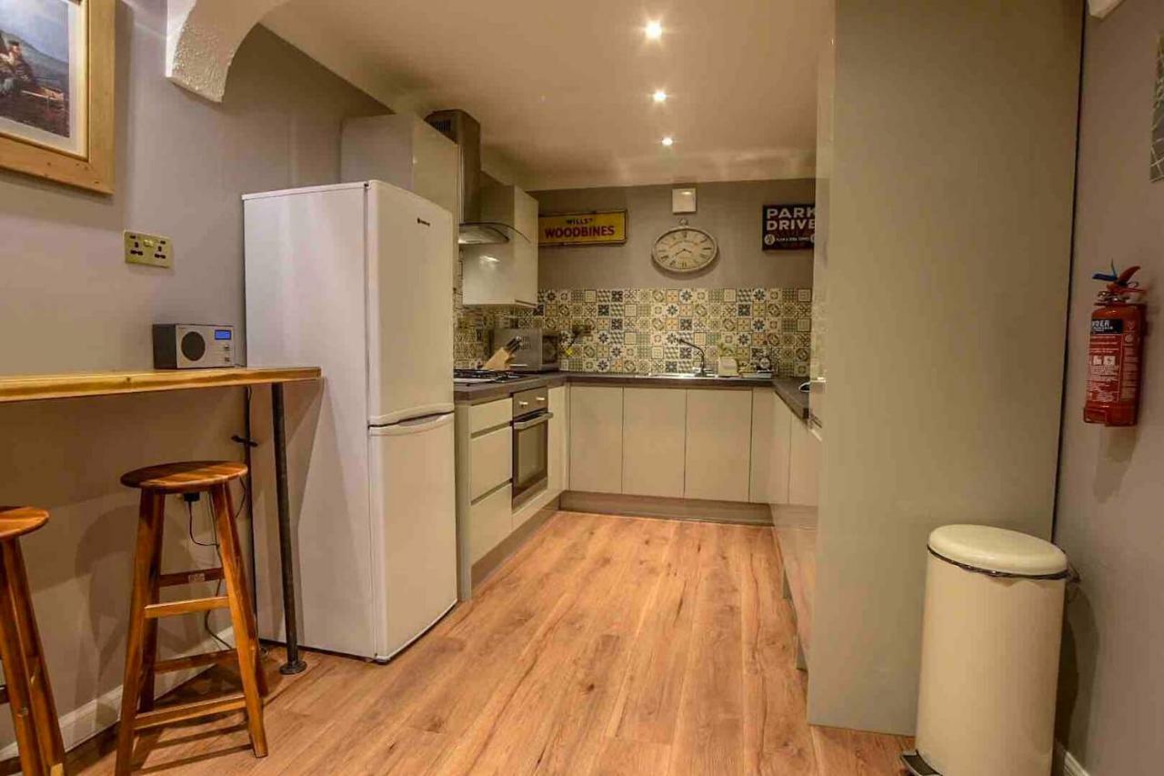 Montrose Terrace Apartment *