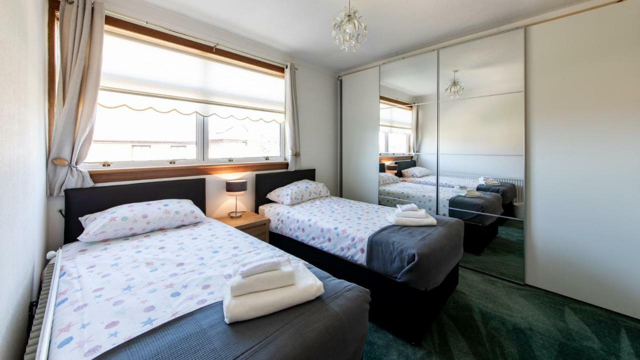 3 Bed House W/drive&garden V/fast Wifi Near Bioquarter *