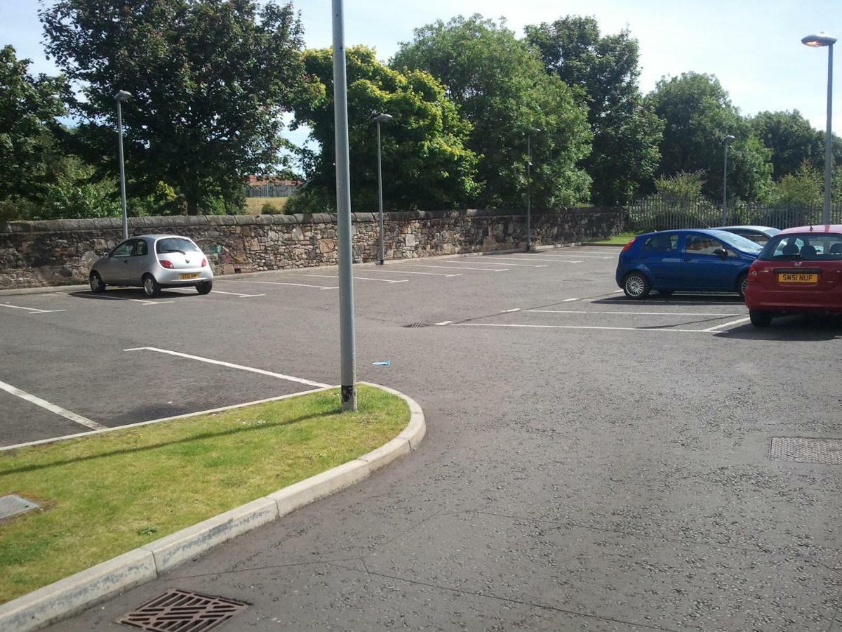 Apartment Lochend Park View EDI