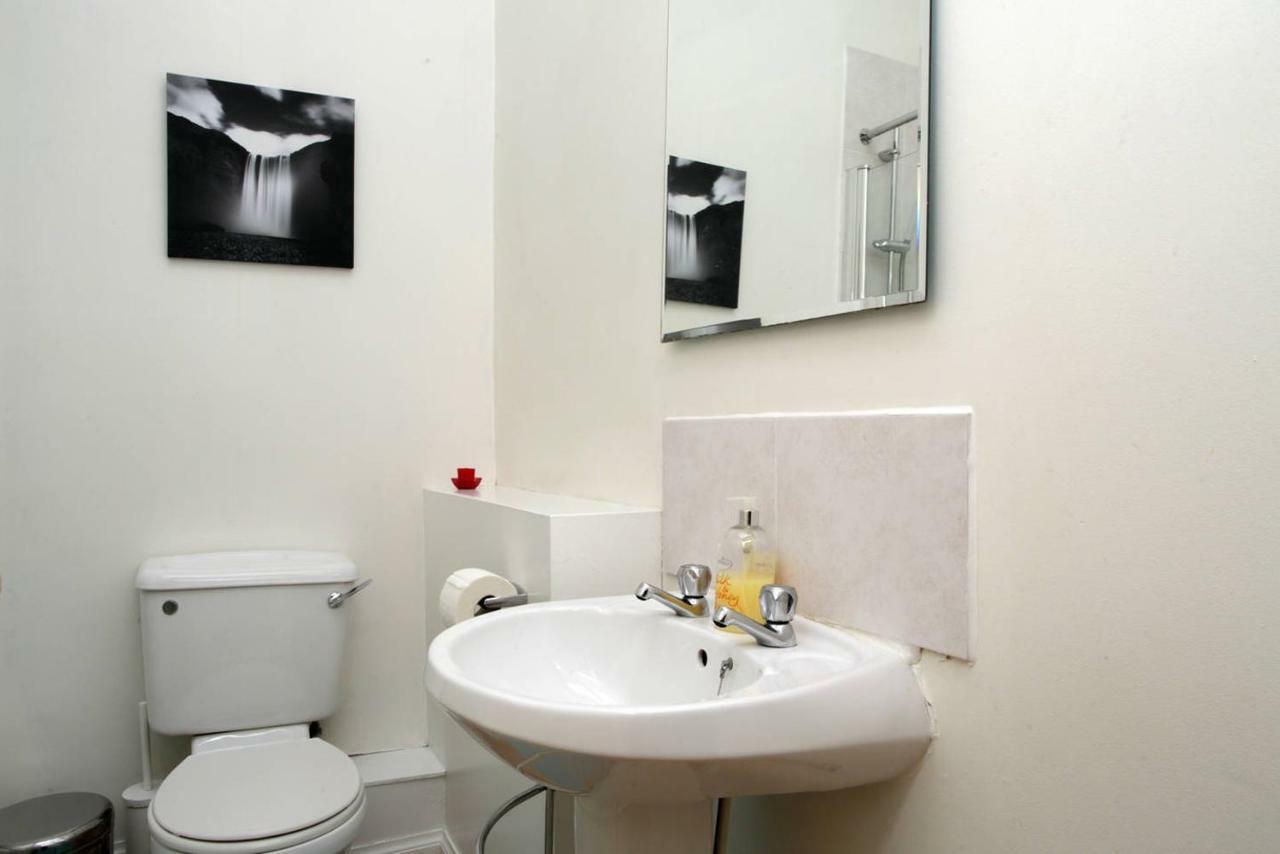 Grindlay Street Residence, 2 Bedroom, 2 Bathroom Close To Castle * Edinburgh