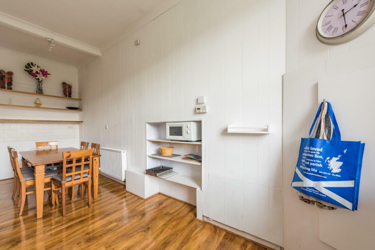 3 Bed Overlooking Meadows Park Apartment *