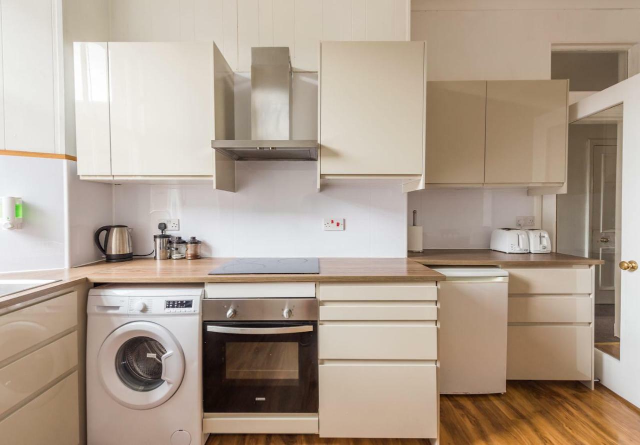 3 Bed Overlooking Meadows Park Apartment Edinburgh