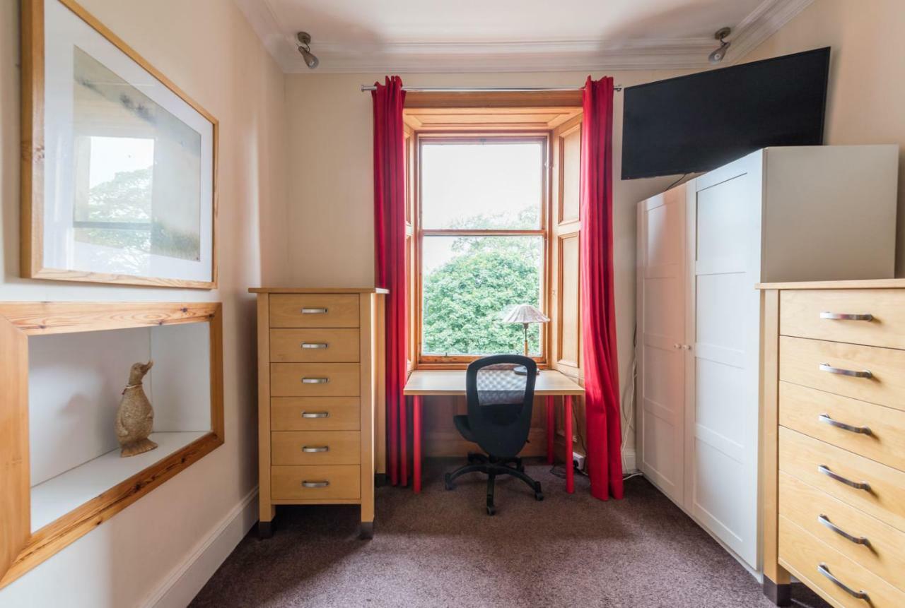 Apartment 3 Bed Overlooking Meadows Park Edinburgh