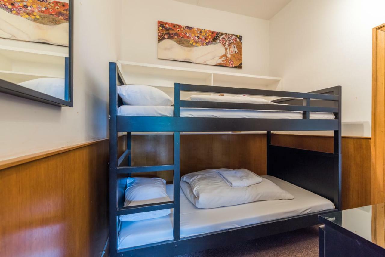 3 Bed Overlooking Meadows Park