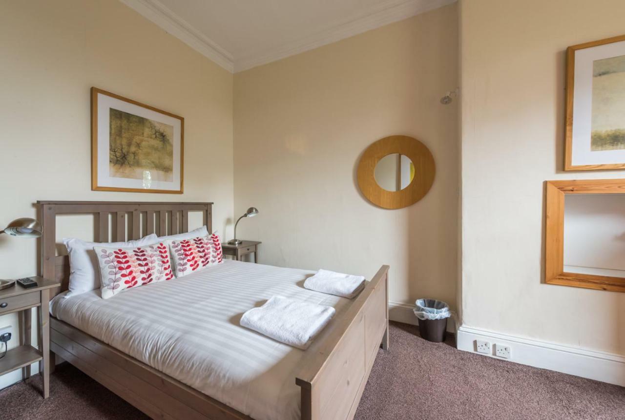 3 Bed Overlooking Meadows Park *