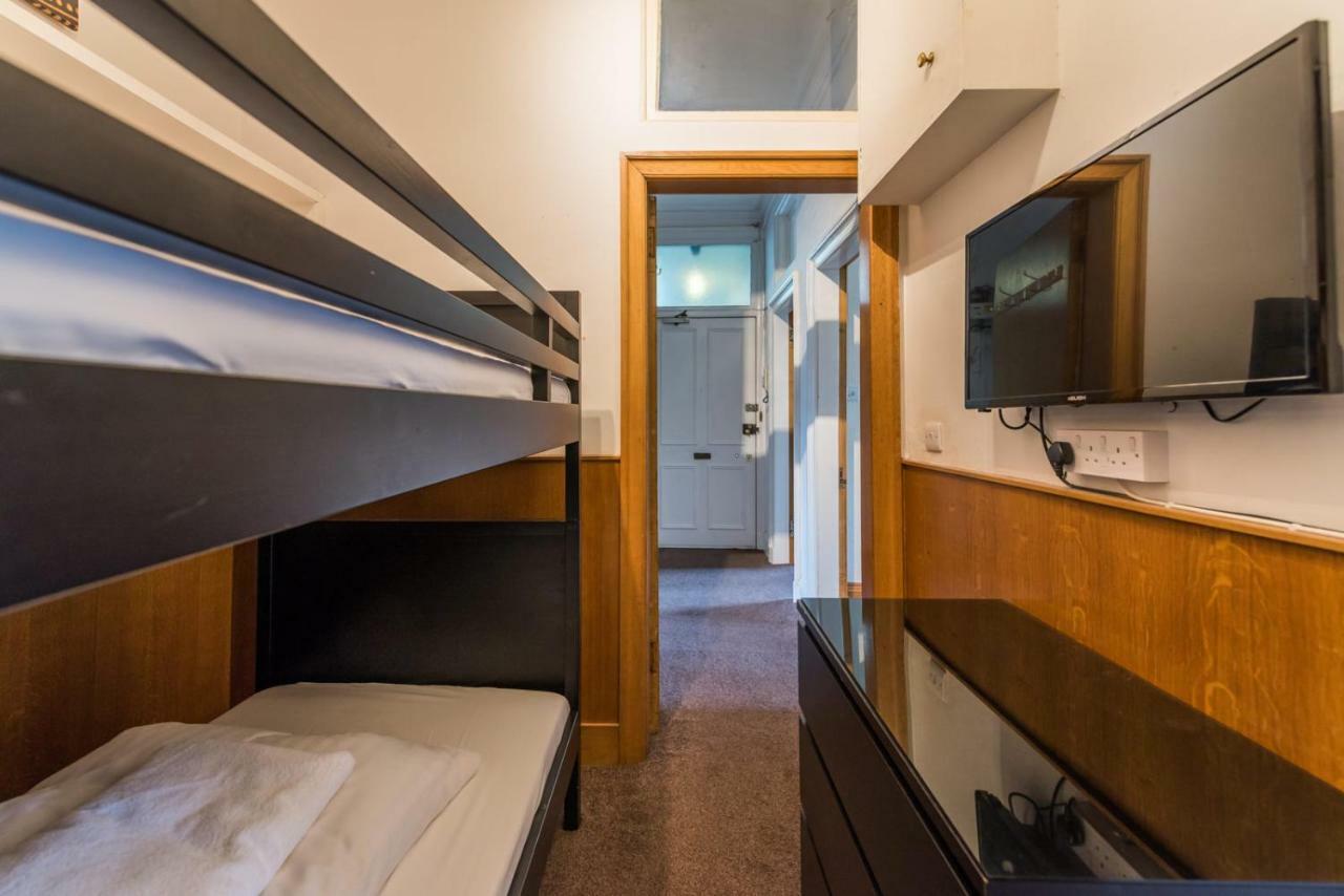 3 Bed Overlooking Meadows Park
