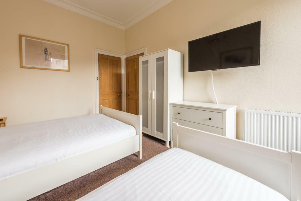 Apartment 3 Bed Overlooking Meadows Park Edinburgh