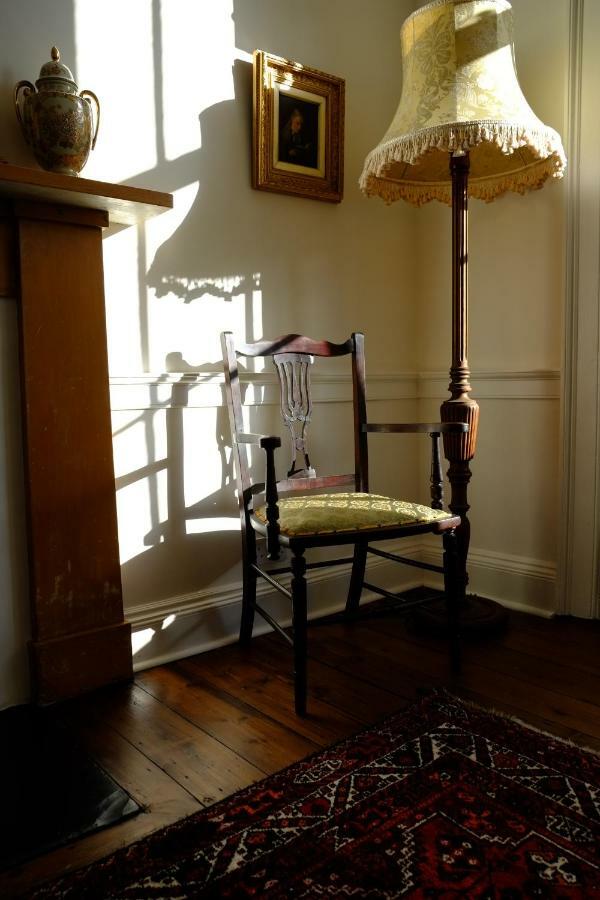 Apartment Stylish New Town Property: With Secure Off Street Parking *