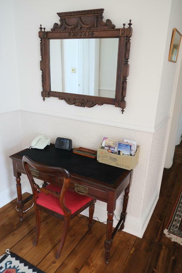 Stylish New Town Property: With Secure Off Street Parking * EDI